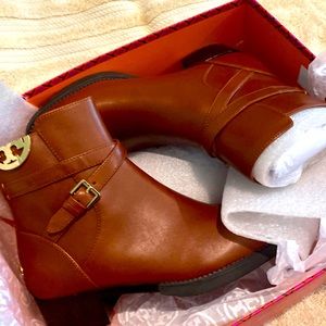 Tory Burch boots size 6